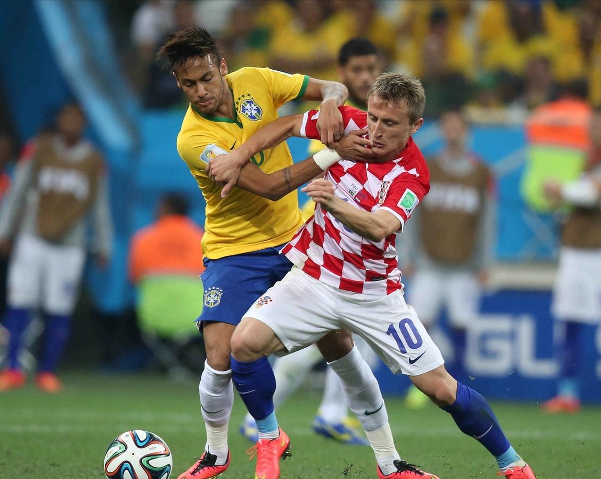  内马尔重要时刻比赛局势复杂，G2带队取胜！开云官网