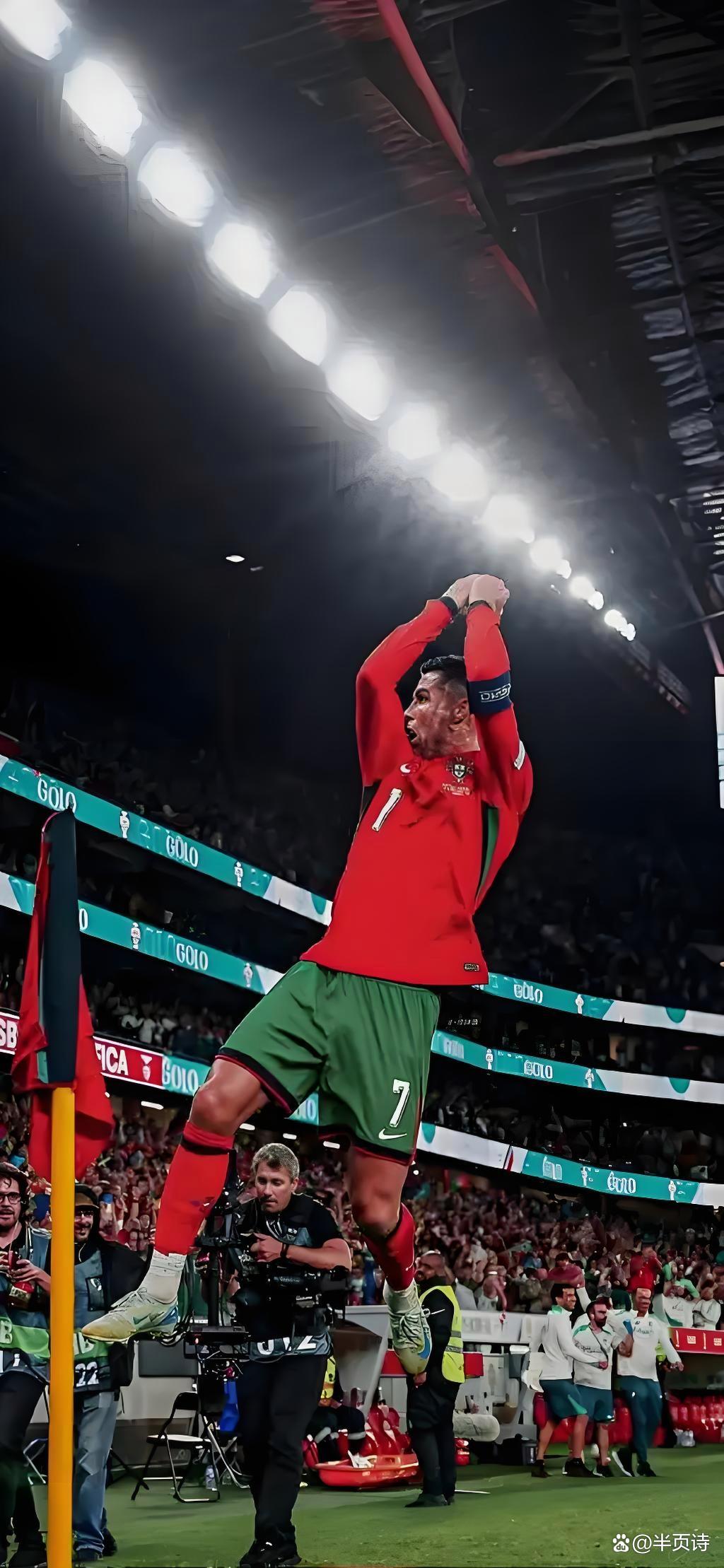 出色防守引发热议！，C罗在独行侠比赛中险胜全场沸腾不已(c罗独门绝技)云棋牌游戏