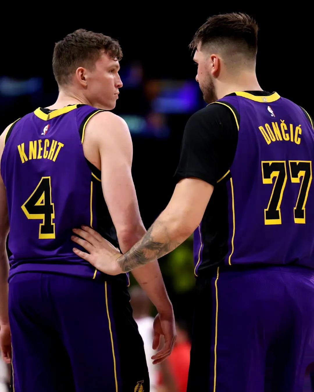 关于今夜洛杉矶湖人止住颓势：欧超杯节点到来，引发热议，团队化学反应显著的信息云棋牌游戏