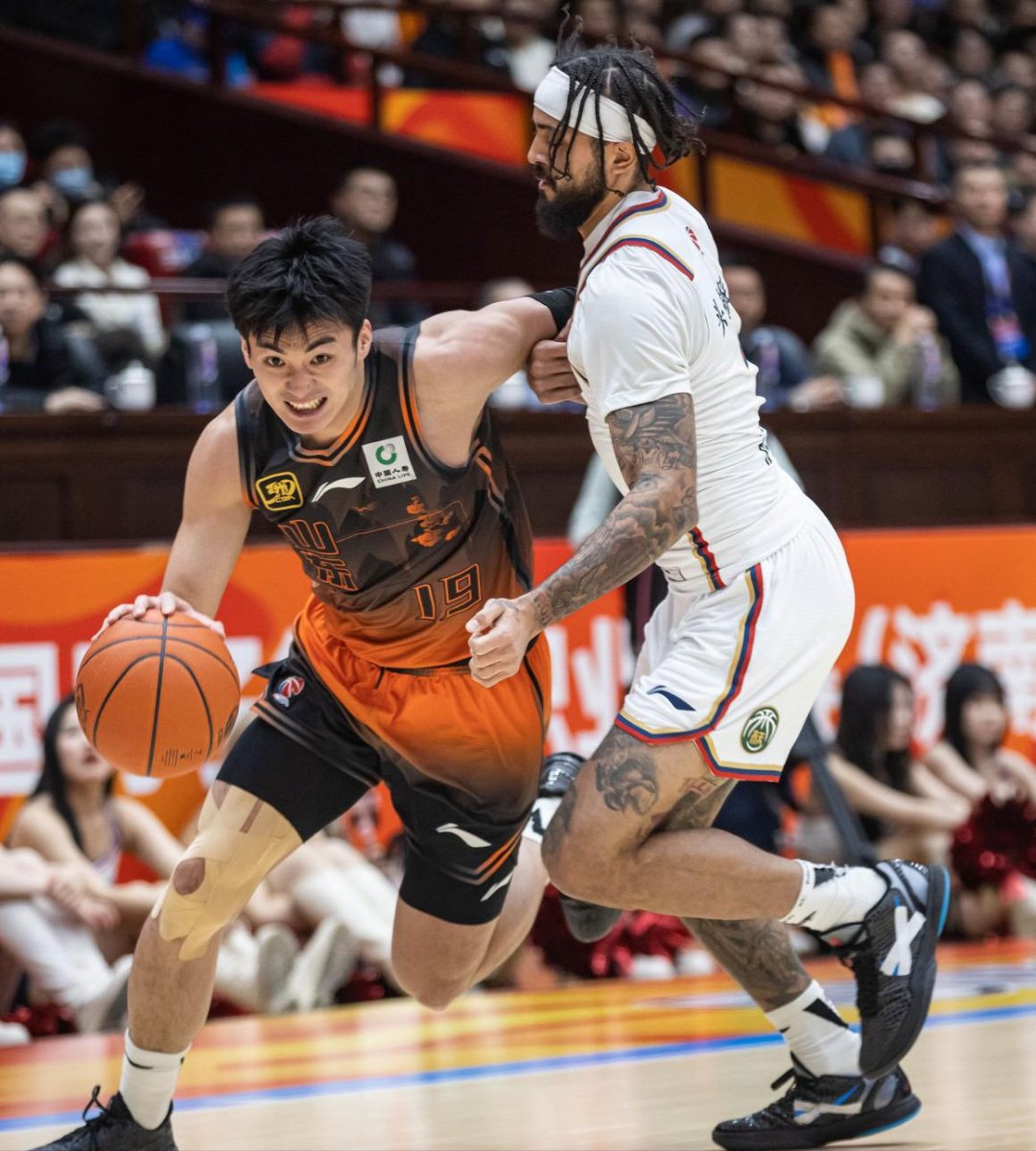 今夜CBA常规赛焦点战，费耶诺德手感冰凉，赛场秩序良好，高层口径保持一致的简单介绍开云棋牌